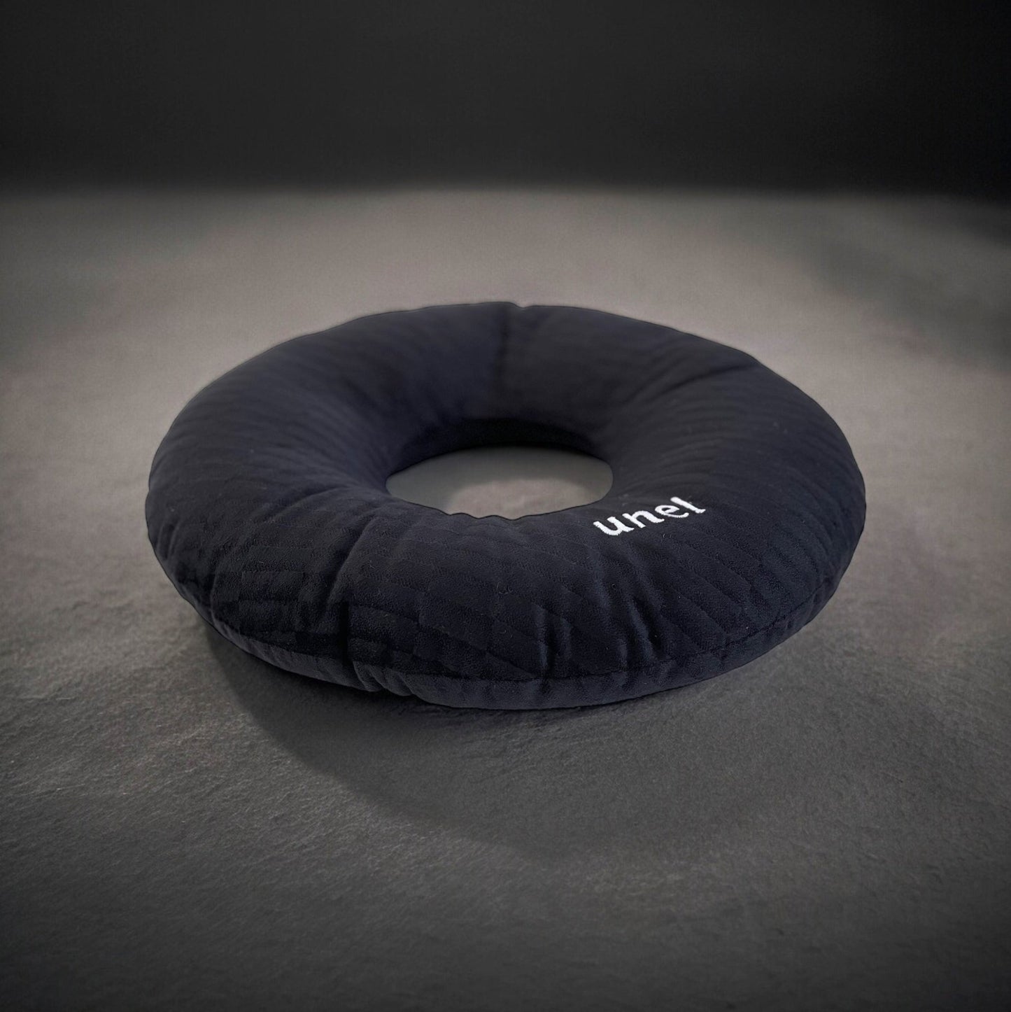 Piercing Pillow - unel