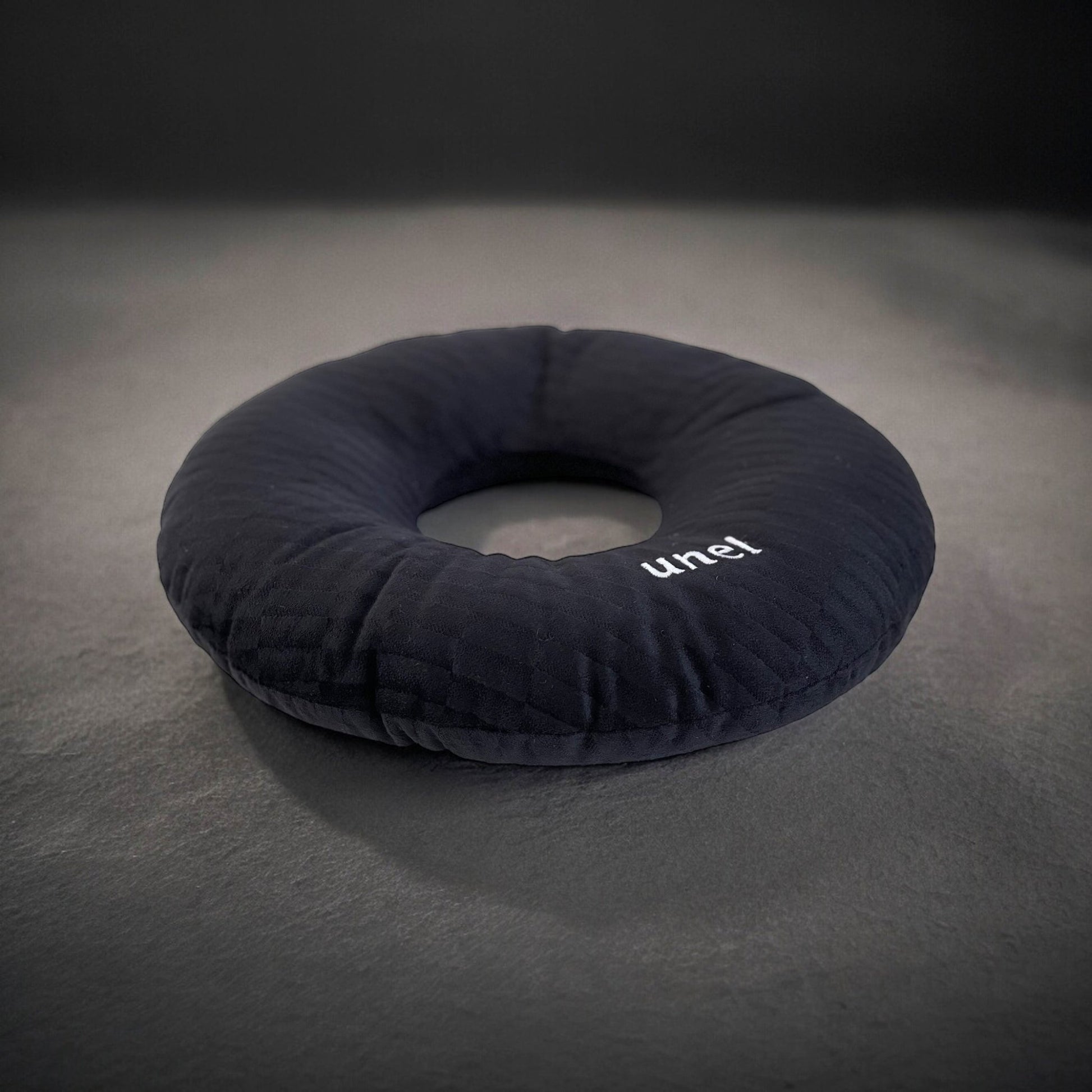 Piercing Pillow - unel